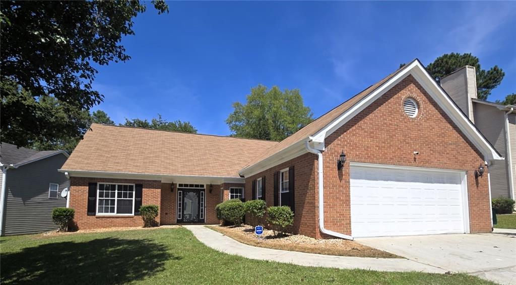 3739 River Lake Shore Ellenwood, GA 30294