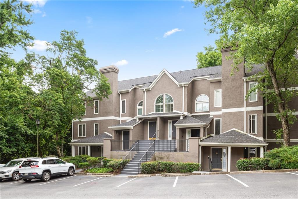 24 Saint Claire Lane Ne Atlanta, GA 30324