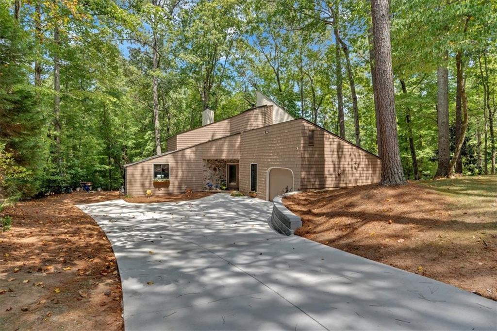 4079 Southerland Drive Roswell, GA 30075