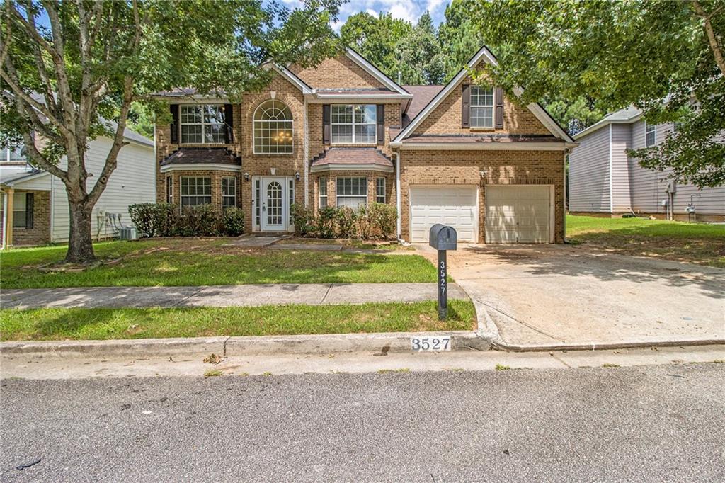 3527 Arminto Drive Ellenwood, GA 30294