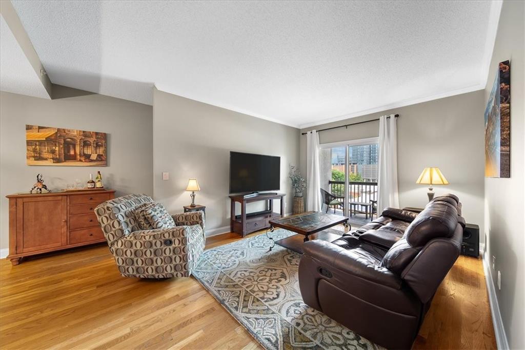 1074 Peachtree Walk UNIT B401 Atlanta, GA 30309