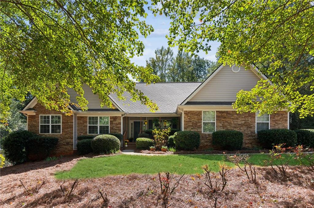 90 Creek View Court Hoschton, GA 30548