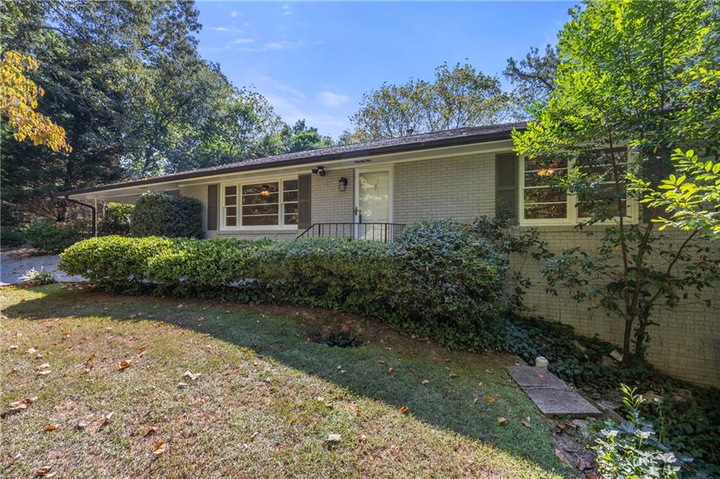 535 Valley Lane Atlanta, GA 30328