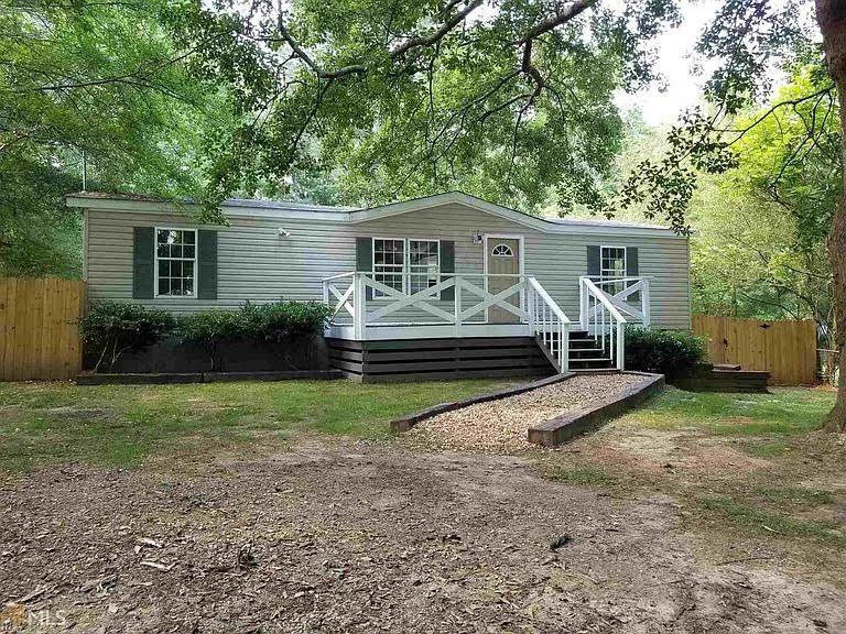 8 Dixie Drive Stockbridge, GA 30281