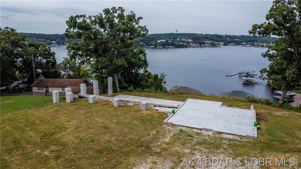 23 Welsh Lane Lake Ozark, MO 65049