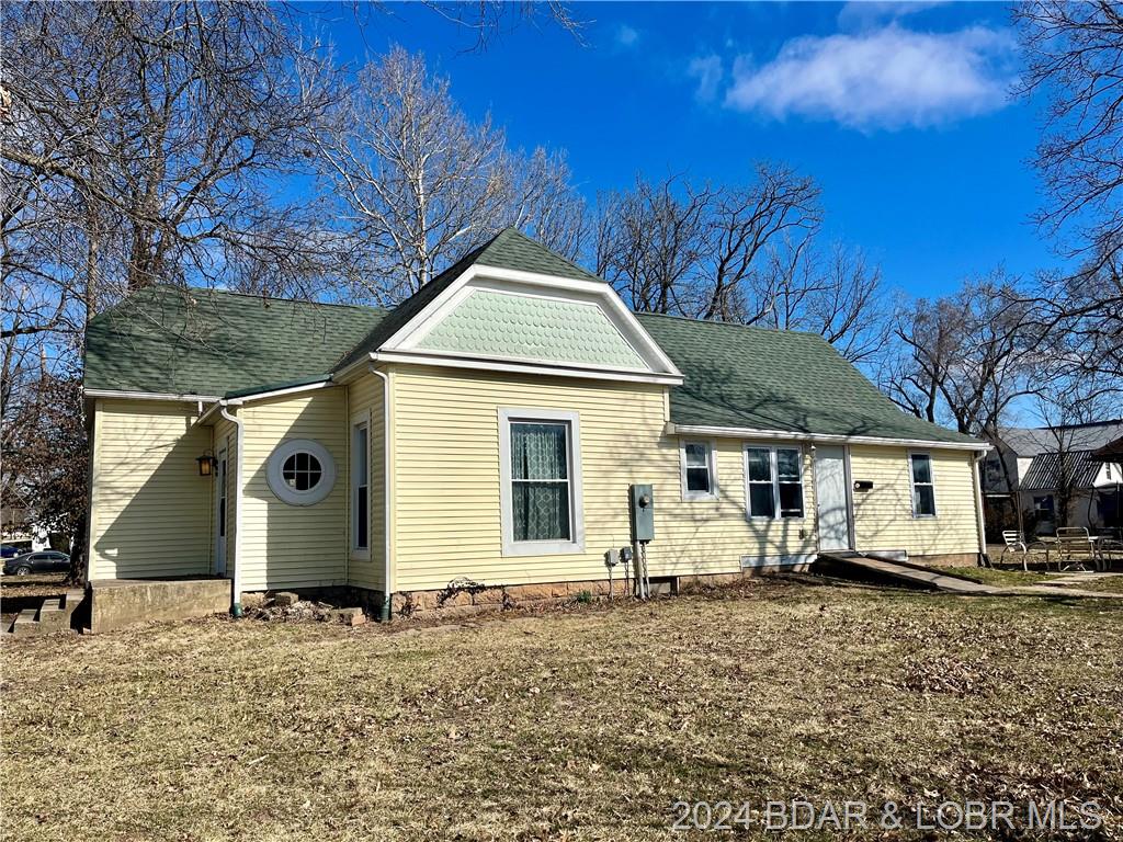 306 S Fisher Street Versailles, MO 65084