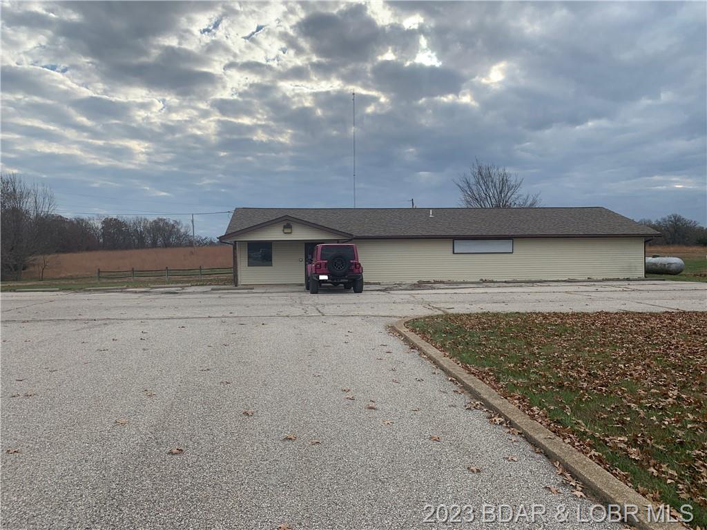 14298 W Us Highway Macks Creek, MO 65786