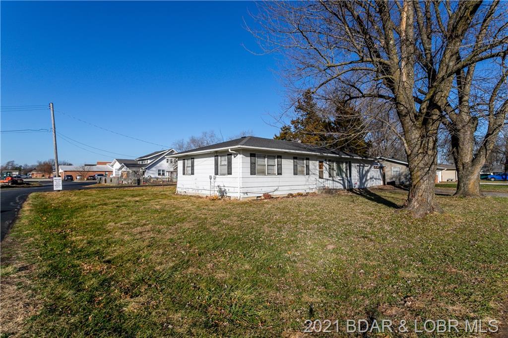 105 Wesley Avenue Out Of Area, MO 65255