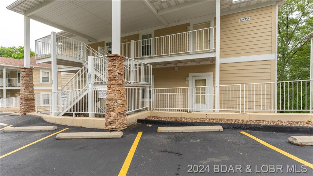 50 Arnold Palmer Drive Unit 300d Lake Ozark, MO 65049