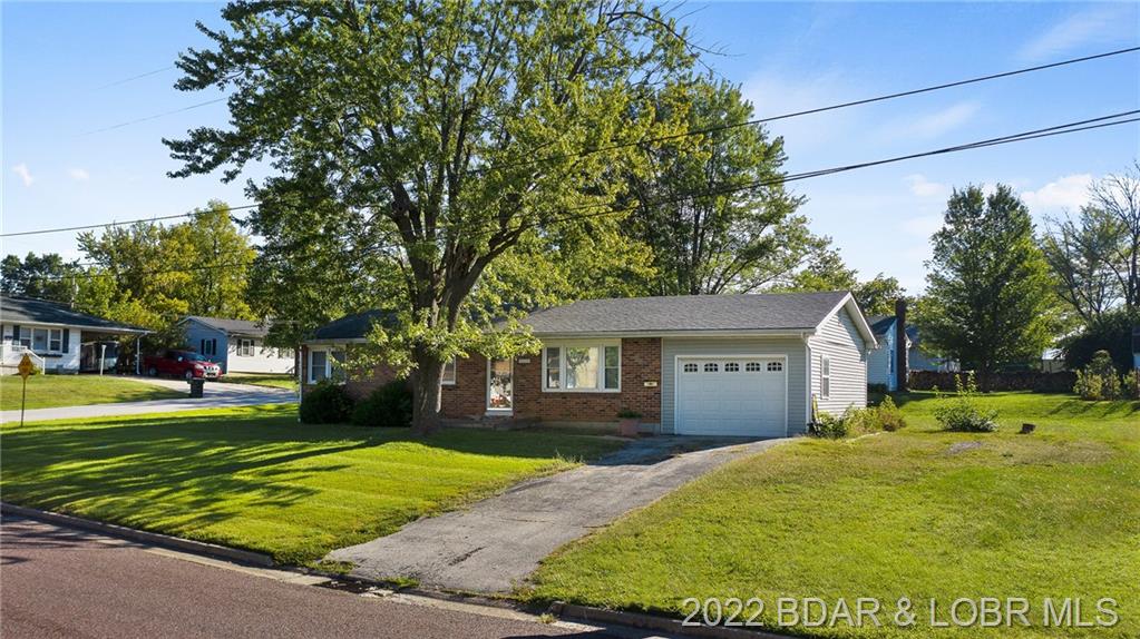 1004 Sioux Drive Out Of Area, MO 65251