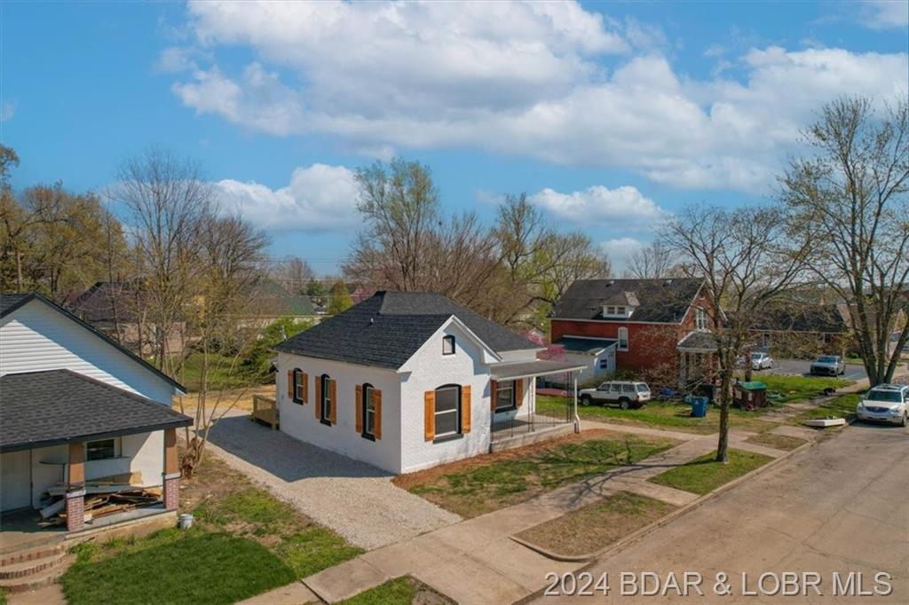 208 Maple Street Eldon, MO 65026