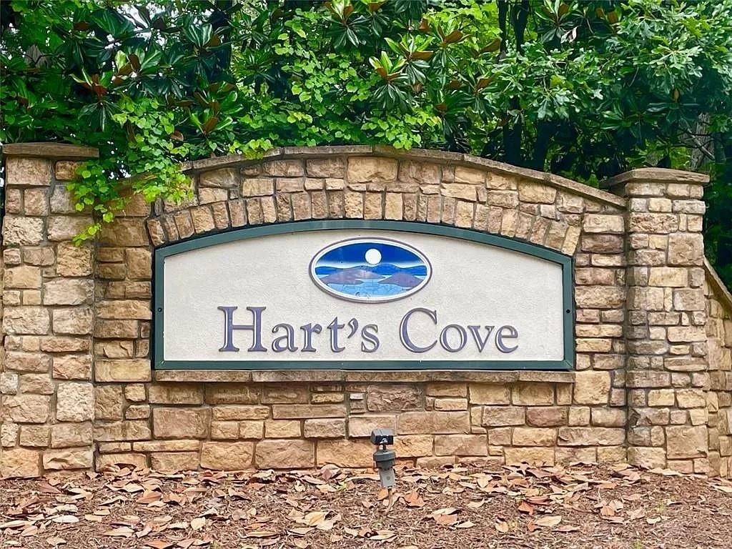 313 Harts Cove Way Seneca, SC 29678