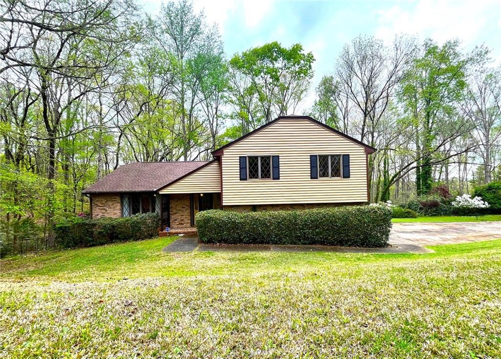 179 Falling Springs Road Central, SC 29630