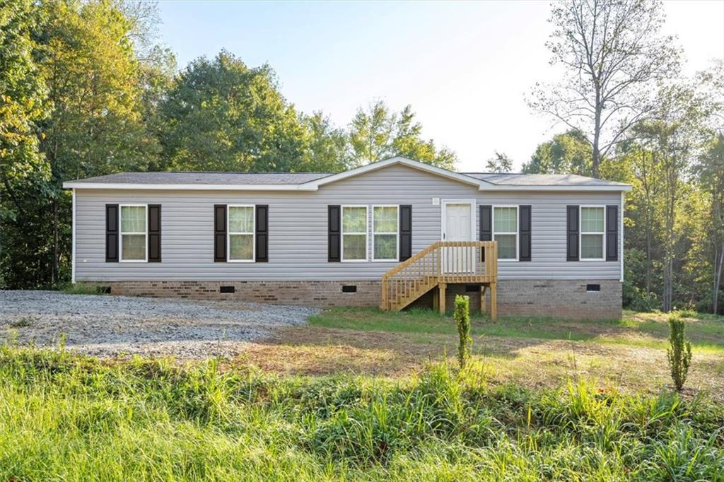 321 Cedar Wood Ranch Road Westminster, SC 29693