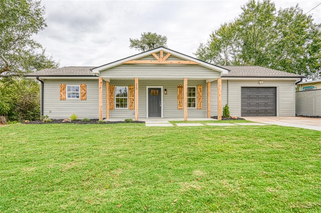 513 Cherry Street Seneca, SC 29678